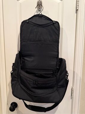 Men's Briggs & Riley Black Travel Toiletry Bag - Compact Hanging Organizer